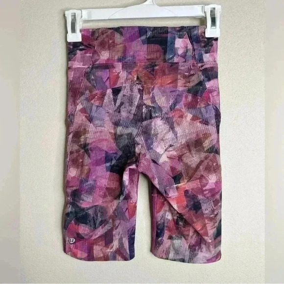 Lululemon On Pace high rise bike Short 10" - Picture 1 of 4
